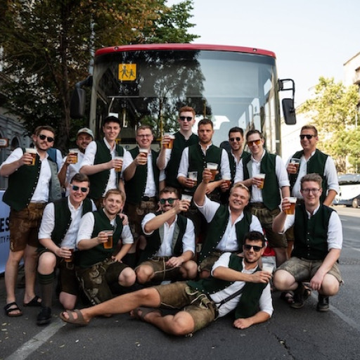 Budapest-Beer Bus - Public-3