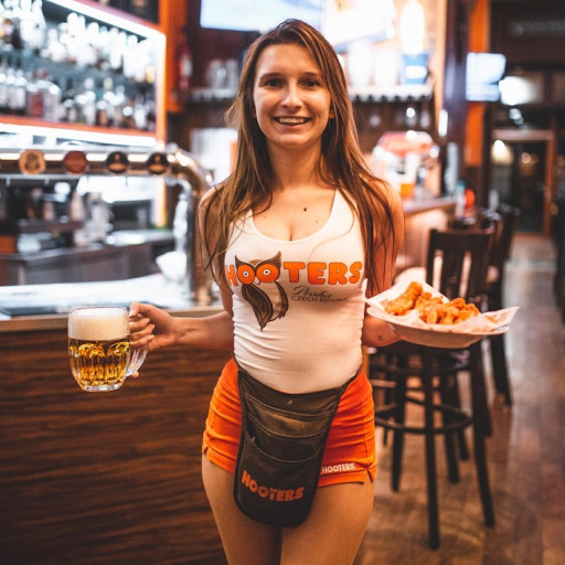 Prague-Dinner - Hooters with Burger-1